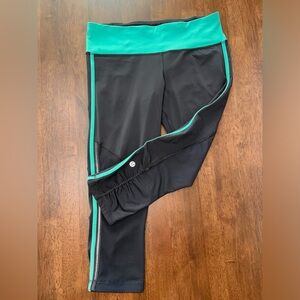 Lululemon Cut the 20" Crop Ruched Luxstreme Capri Gym Running Casual Comfy Sz 8